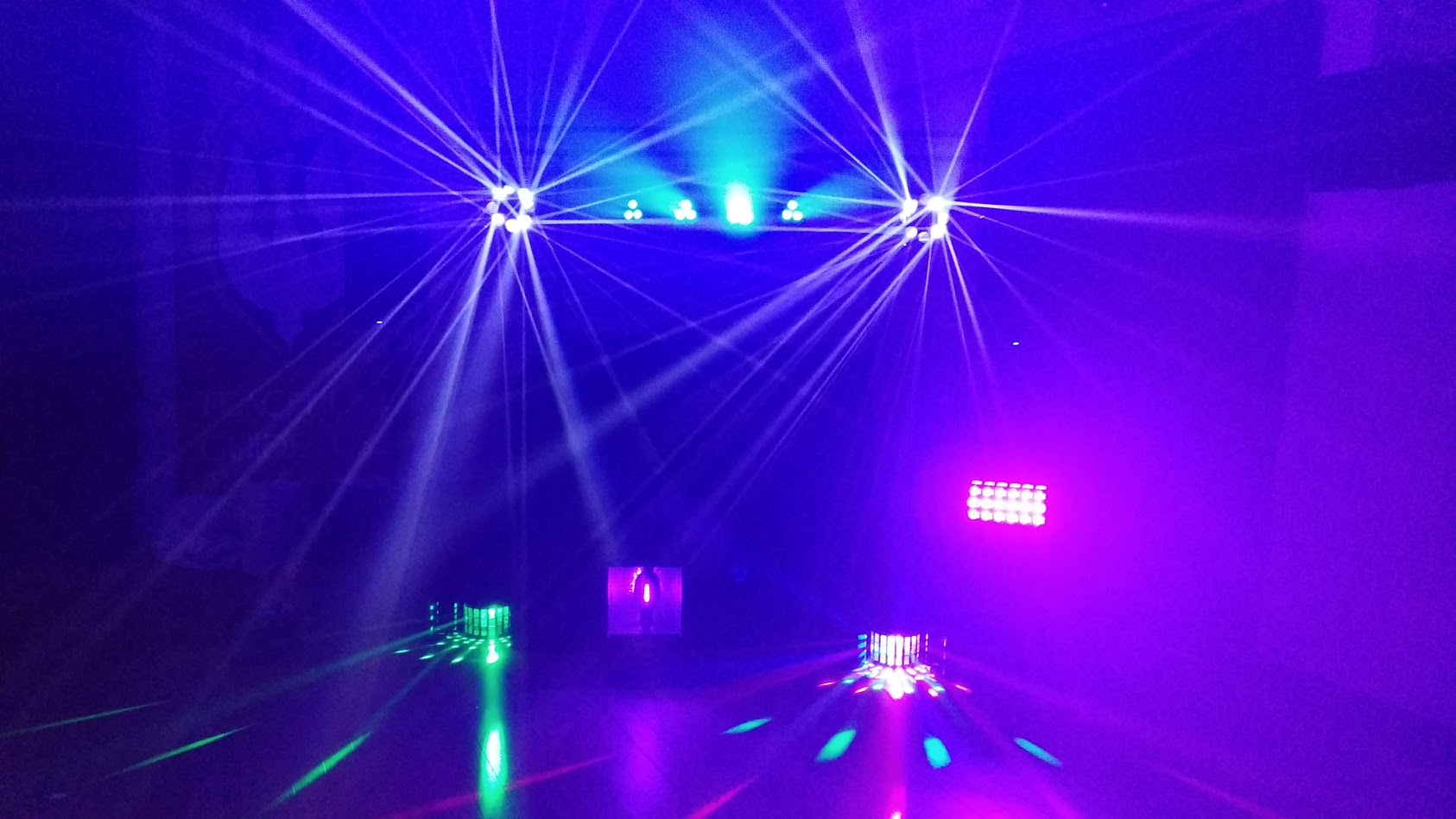 Children’s UV Disco Party at Cloverfields Church Thetford by Mindy’s Roadshow